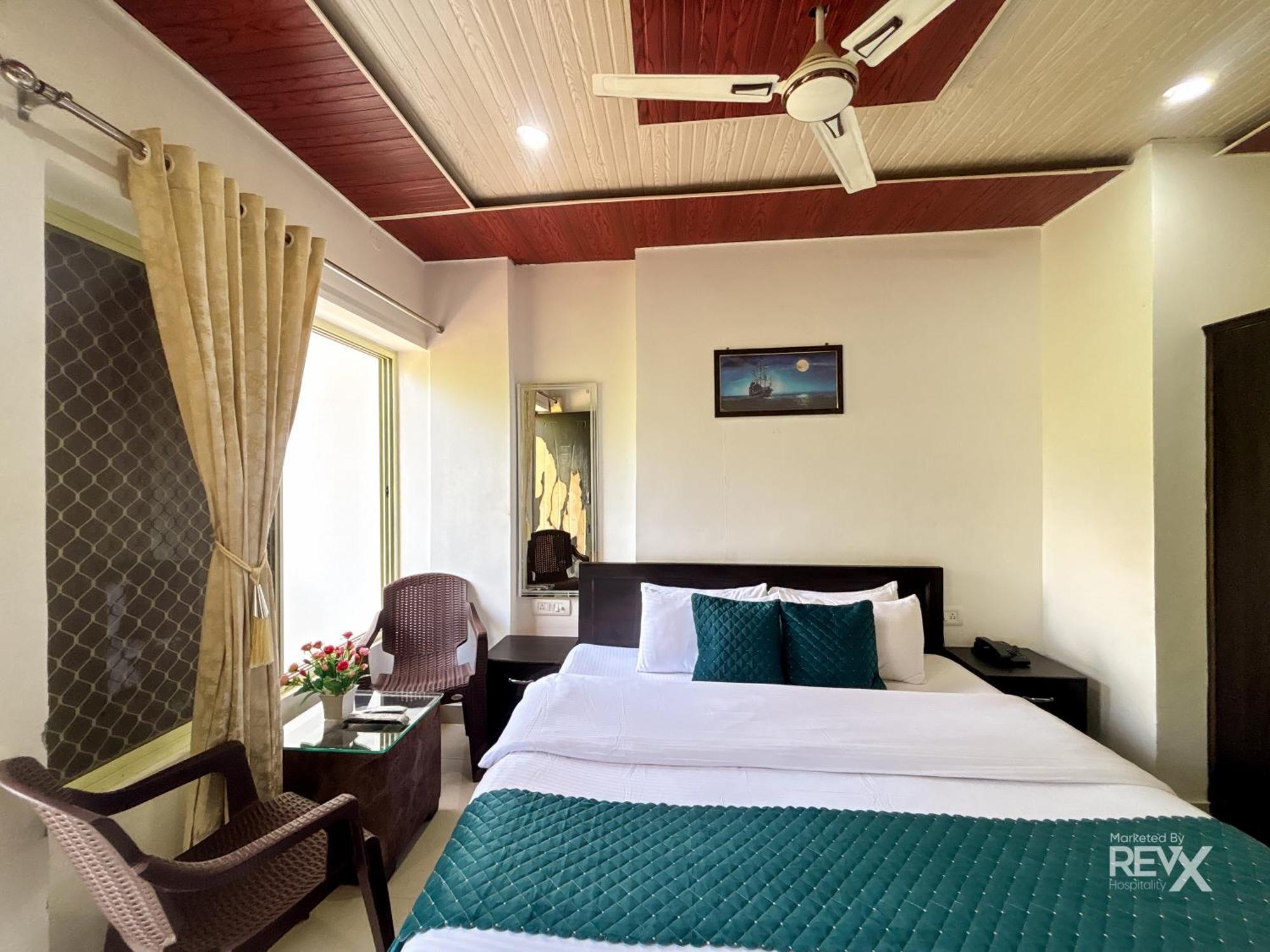 Hotel Prince Valley Lansdowne Kültér fotó